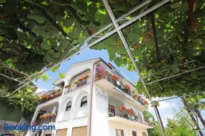 Guesthouse Villa Stanger 2 - Image 1