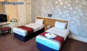 Russell Hotel - Image 3