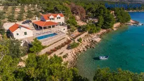 Agréable villa adaptée aux familles avec piscine, barbecue et sauna | Vue piscine | Avec animaux bienvenus - Image 3