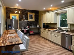 Historic Springfield Home - Image 3