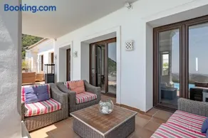 Luxury Modern 5BR Villa - Infinity pool & Panoramic sea views - Image 4
