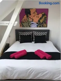 The pop-art luxury suite - Image 1