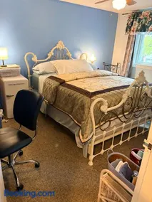 Comfortable Stay In Beautiful Home - Image 2