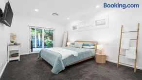 Avoca Beach - The Round Drive - Image 3