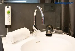 TU Hotel by WMM Hotels - Image 3