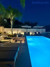 Blue Topaz Villa with Private Pool - Image 1