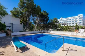 Beach Apartment 11 - Image 2