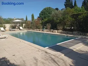 Résidence de vacances avec piscine - Image 1