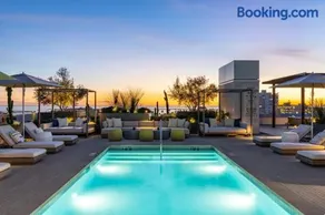 The Clocktower Retreat - Designer 2BR 2BA - Image 2