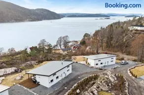 Modern cabin with a panoramic view of the Oslo Fjord - Image 5