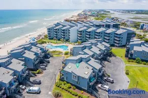 MidCentury Modern Townhome in Topsail! - Image 2