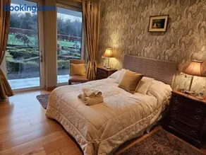 Hazelwood Country House - Image 2