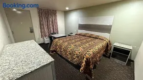Star Motel - Image 3