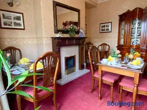 Number 10 Bed & Breakfast - Image 2