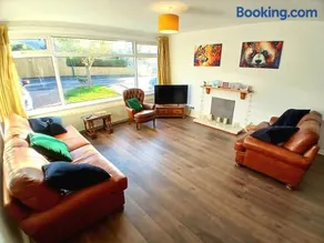 House near moors, 10 minutes walk to high street - Image 3