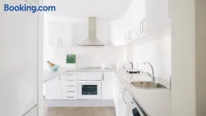 Cornisa Apartments - Image 3