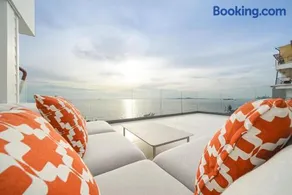 Surf Beach House Pool Villa - Image 3