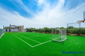 Holiday house Lera Rovinj, with football field, sauna, jacuzzi - Image 1