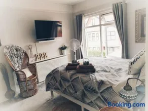 Aqua View, New Brighton Beach- SELF CHECK IN - 2 Bedroom with BALCONY & VIEW - Image 4