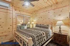 The Hill View Suite at Ten Stone Lodge - Image 4