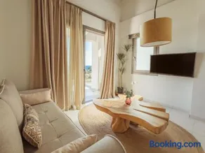 Golden Bay Suites & Maisonettes - Image 5