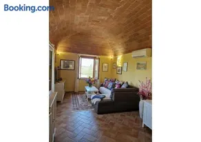 Country Apartment with View of the Tuscany Hills - Image 4
