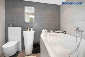 modern lakeside flat with pool access - 80m2 - Image 2