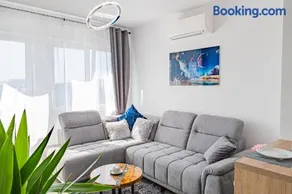 Jacuzzi - Flexible SelfCheckIns 20 - Zagreb - Luxury - Garage - Smart - Brand New - Apartments Repinc - Image 1