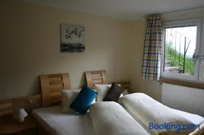 Agréable appartement de vacances adapté aux familles avec jardin, terrasse et barbecue | À côté du ski - Image 2