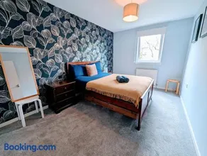 Spacious 2BD flat close to City Centre great area - Image 4