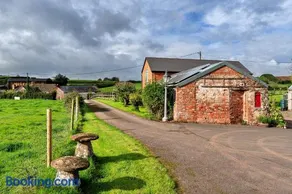 Finest Retreats - The Barn at Prowses Farm - Image 2