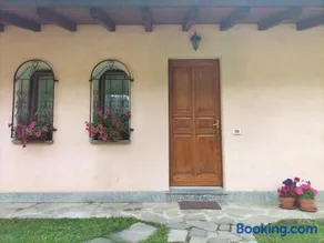 The Balcony on the Lake - Image 4