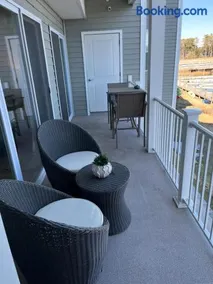 Love Creek Retreat - Image 1