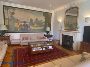 Elegant Studio With Pool and Spa Access - Image 1