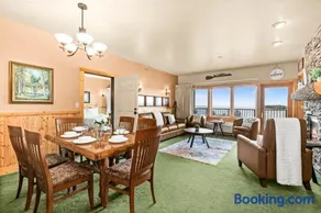 Amazing Superior Lake View Condo and Heated Pools - Image 3