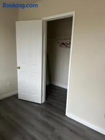 Big quiet bedroom - Image 1