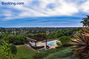 Luxury Home Atop the Hills - Image 3
