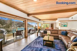 122 Middle Terrace by Catalina Island Vacation Rentals - Image 4