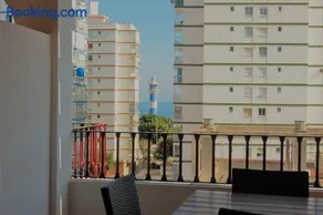 Mágnifico ático a escasos 100 metros de la playa! - Image 1