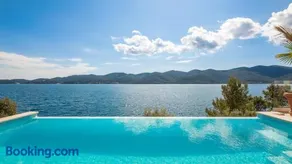VILLA MARIS -heated pool,sauna,first row sea beach - Image 1