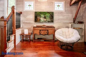 The Cottage at Forest Inn - Image 4