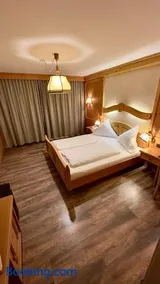 Hotel Alpenrose - Image 3