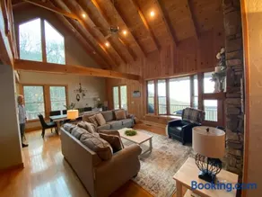 Rocky Top Mountain Getaway - Image 1