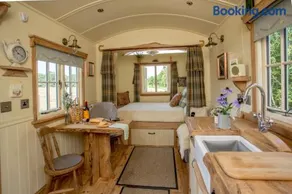 the abberton shepherds hut - Image 4