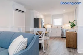 2002 Queen Suite, 2nd Floor Surfside - Image 3