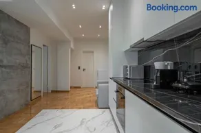 Voula's 2BR Escape Elegant and Stylish Living - Image 4