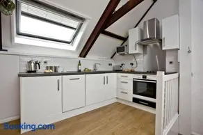 Anchor Cottage, Strete, Dartmouth - 1 Pet Accepted - Free WiFi & Parking - Image 4