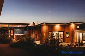 Hollyberry House - Image 1