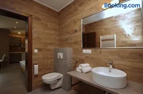 Mosoly Deluxe Apartman - Image 3