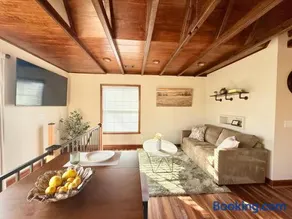 Sunlit Loft, Near GSP and Private Entry - Image 3